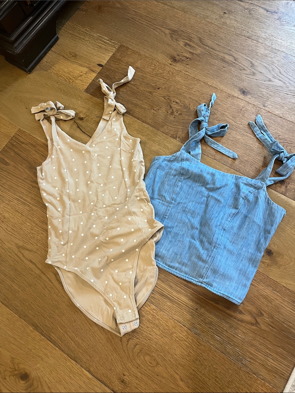 Old Navy Beige Polka Dot Tie-Strap Bodysuit & Light Blue Tie-Strap Tank Set